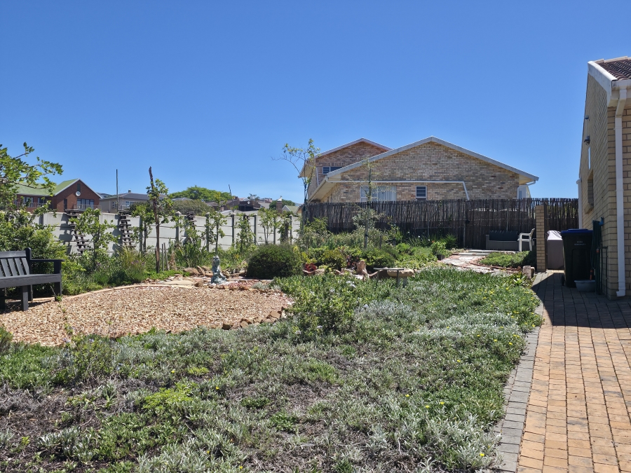 3 Bedroom Property for Sale in Wavecrest Eastern Cape